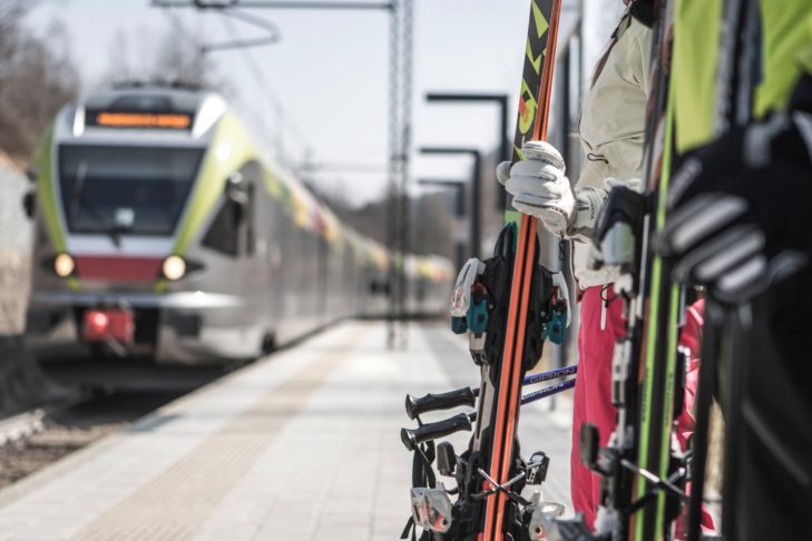 Kolejka linowa Pustertal oferuje narciarzom i snowboardzistom w Południowym Tyrolu wygodny sposób na pozostawienie samochodu w drodze do ośrodka narciarskiego